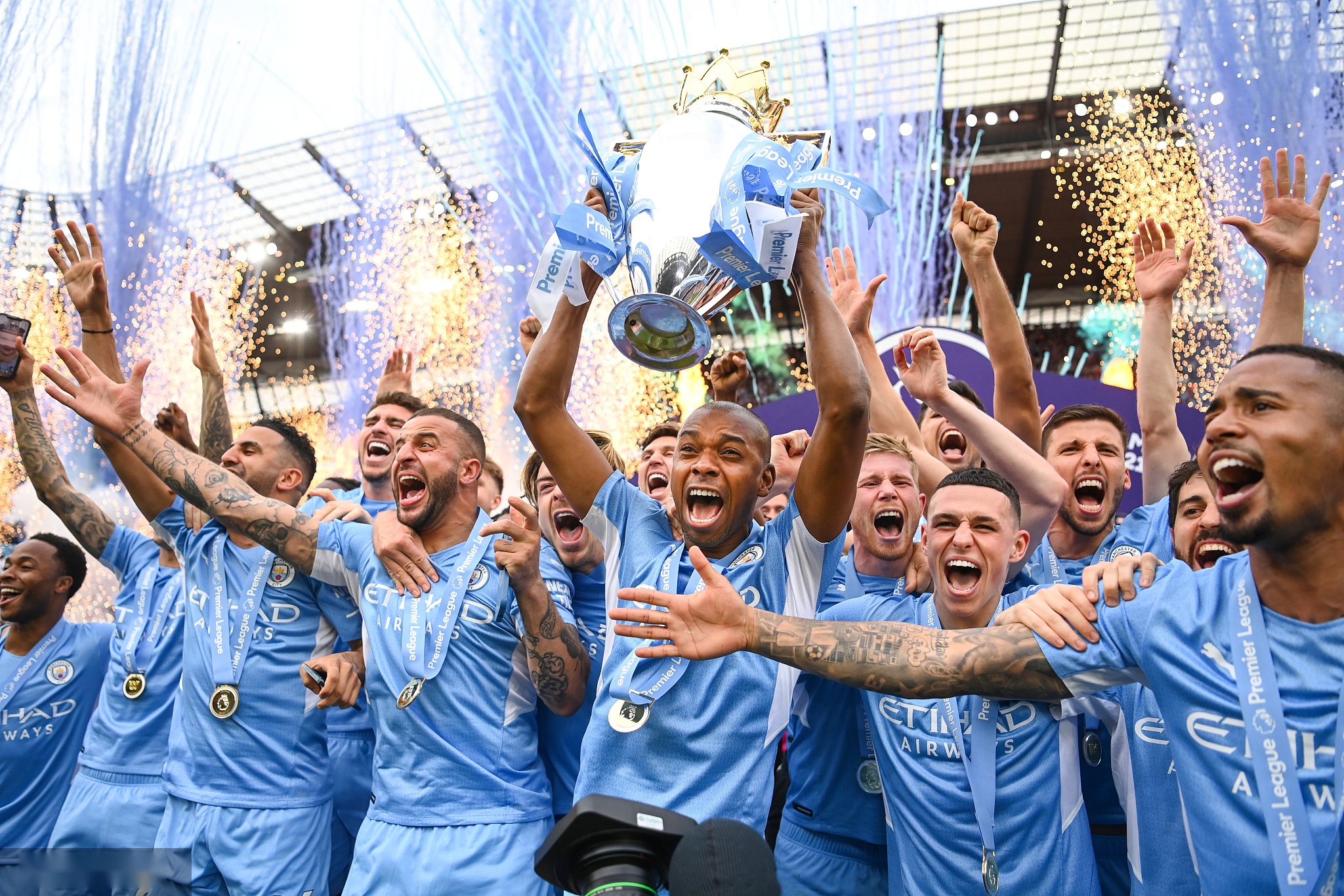 强对话中 强对话中